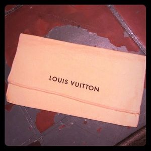 Louis Vuitton Sarah wallet dustbag
